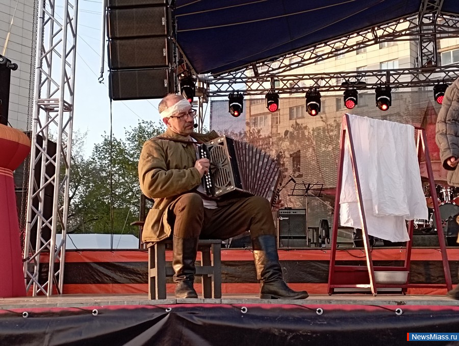    ,   .       "  "   " - !"