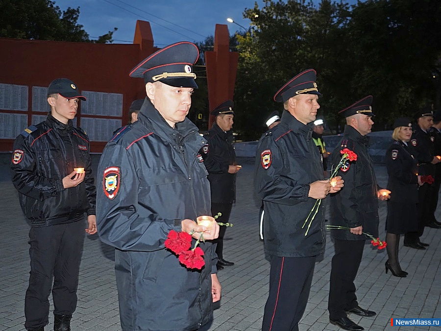 Рисунки сотрудников полиции