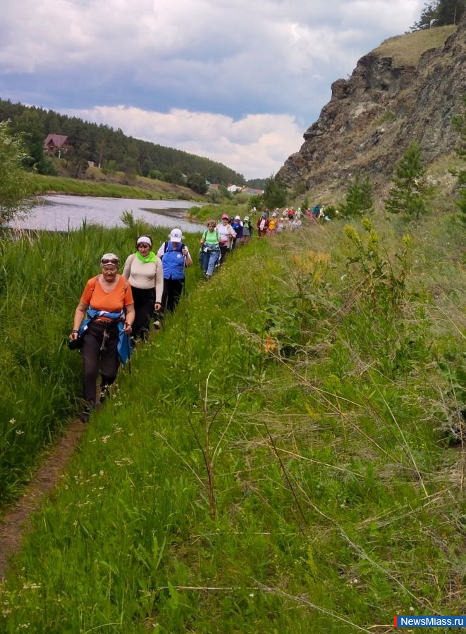 "  !".     "10 000   "