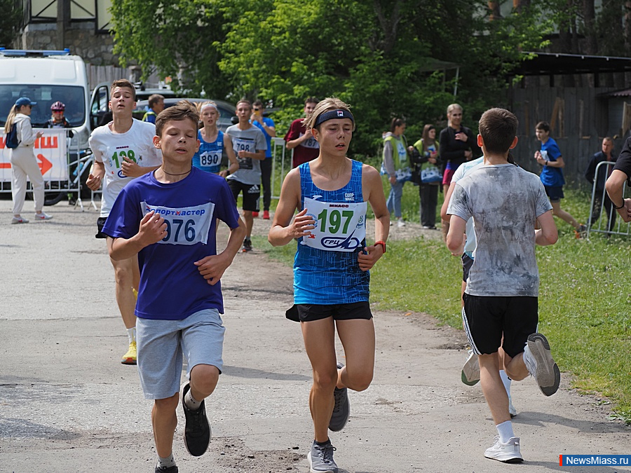  31-     "  ".       400    