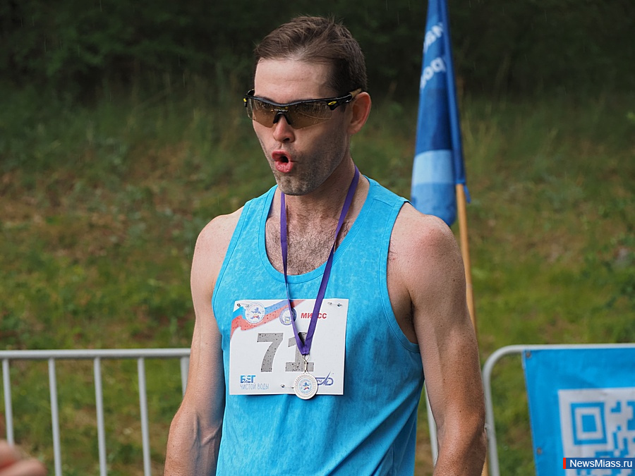  31-     "  ".       400    