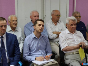 ���� ���������: 100 ���� ����������� �������