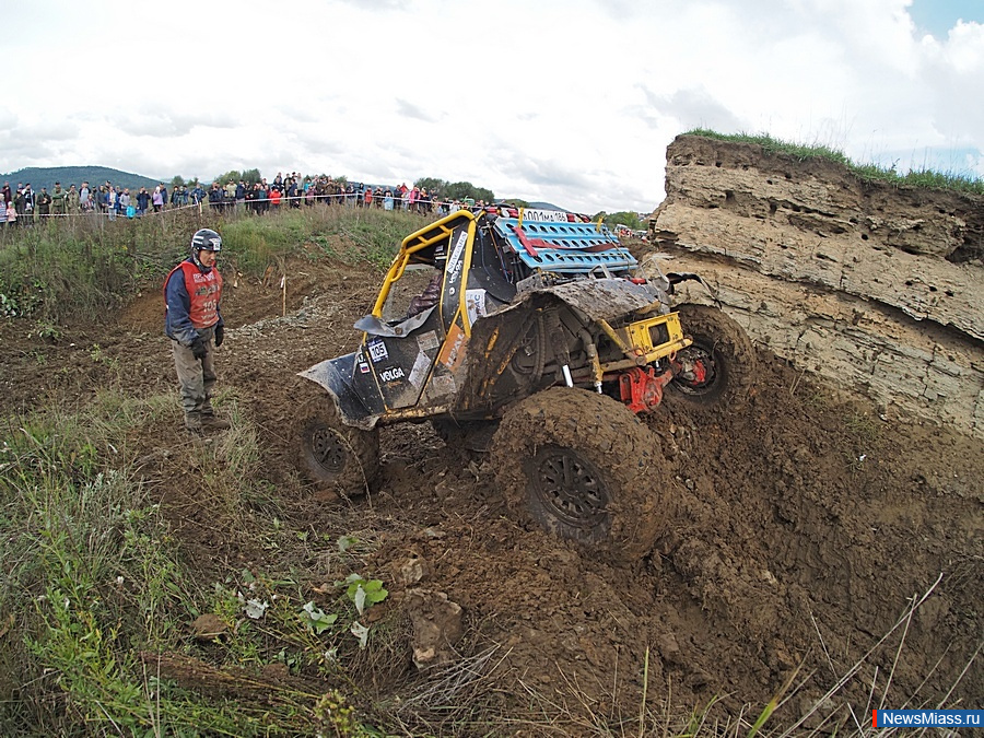 ��������� "����" ������ ����-����� � �����. ������ ������ �������� � ����� ��������, �������������� ��������� "����", ��������� "������" �� ������������� �� ����-������ "��������� �����"