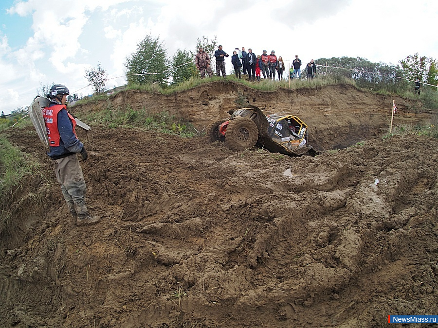 ��������� "����" ������ ����-����� � �����. ������ ������ �������� � ����� ��������, �������������� ��������� "����", ��������� "������" �� ������������� �� ����-������ "��������� �����"