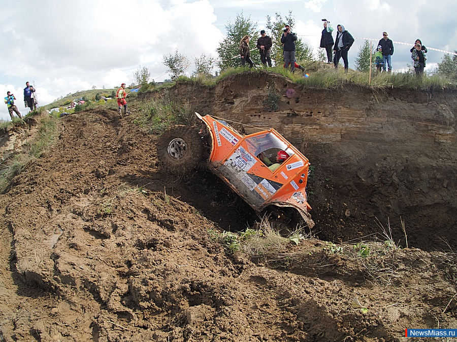 ��������� "����" ������ ����-����� � �����. ������ ������ �������� � ����� ��������, �������������� ��������� "����", ��������� "������" �� ������������� �� ����-������ "��������� �����"