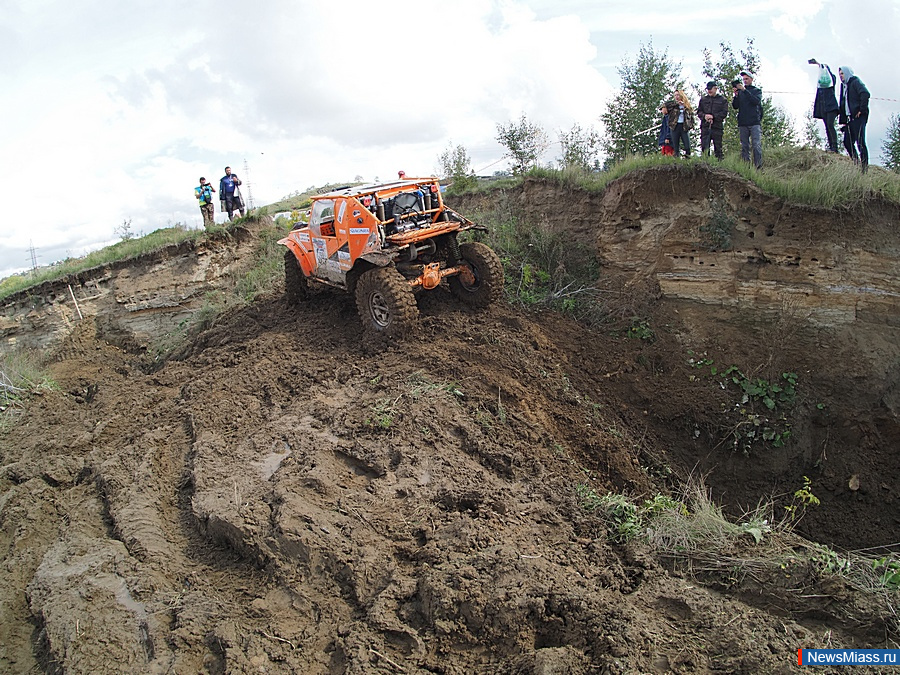 ��������� "����" ������ ����-����� � �����. ������ ������ �������� � ����� ��������, �������������� ��������� "����", ��������� "������" �� ������������� �� ����-������ "��������� �����"