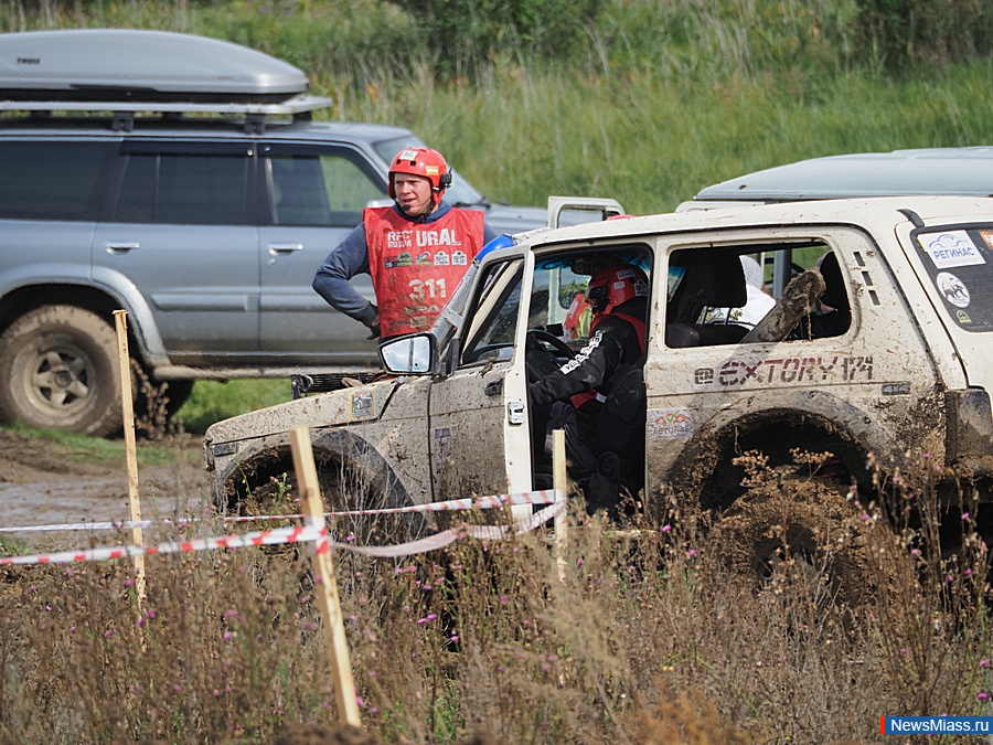 ��������� "����" ������ ����-����� � �����. ������ ������ �������� � ����� ��������, �������������� ��������� "����", ��������� "������" �� ������������� �� ����-������ "��������� �����"