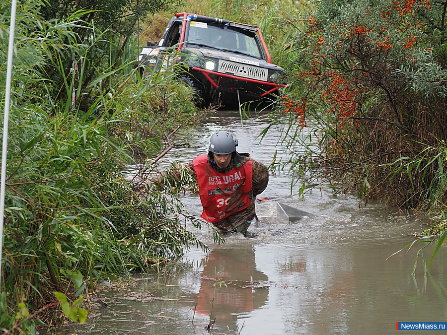 ��������� "����" ������ ����-����� � �����. ������ ������ �������� � ����� ��������, �������������� ��������� "����", ��������� "������" �� ������������� �� ����-������ "��������� �����"