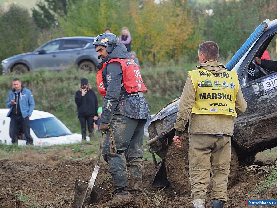 ��������� "����" ������ ����-����� � �����. ������ ������ �������� � ����� ��������, �������������� ��������� "����", ��������� "������" �� ������������� �� ����-������ "��������� �����"