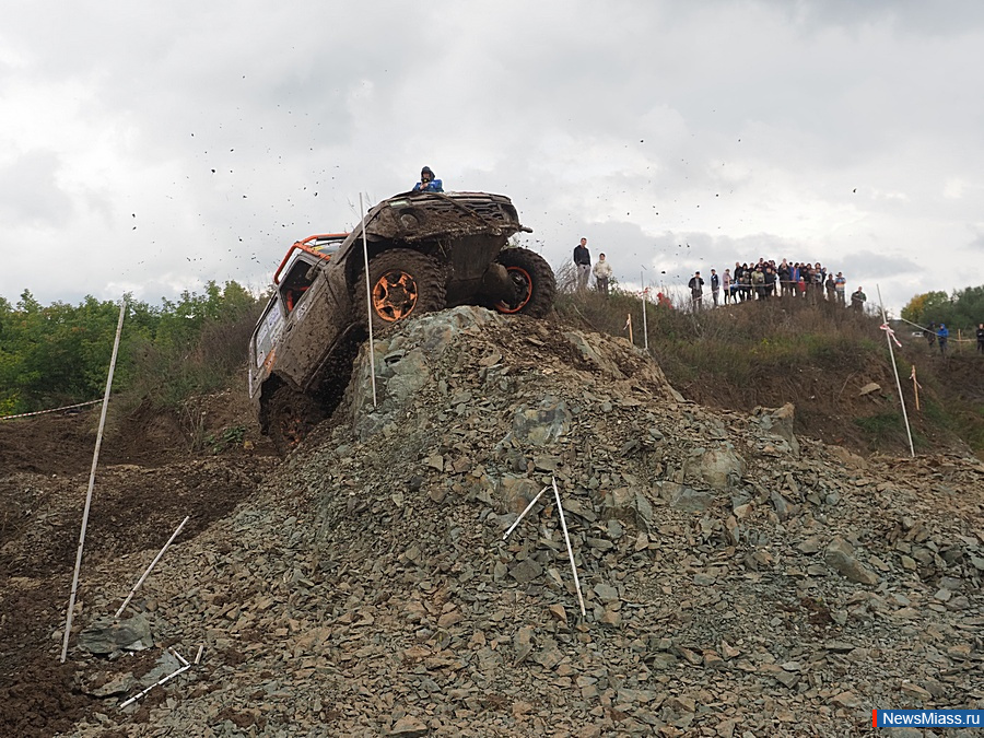 ��������� "����" ������ ����-����� � �����. ������ ������ �������� � ����� ��������, �������������� ��������� "����", ��������� "������" �� ������������� �� ����-������ "��������� �����"