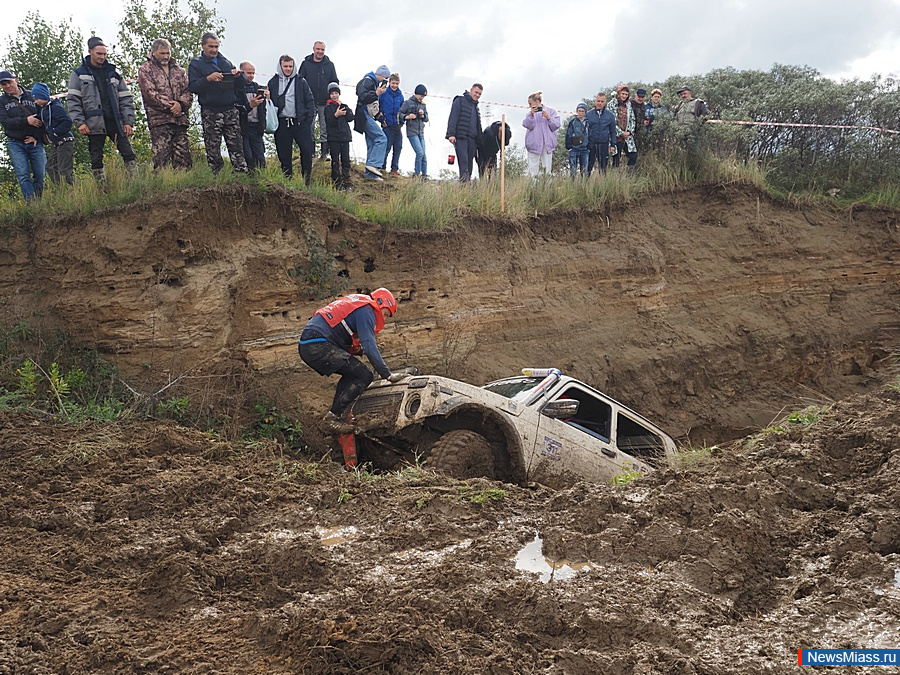 ��������� "����" ������ ����-����� � �����. ������ ������ �������� � ����� ��������, �������������� ��������� "����", ��������� "������" �� ������������� �� ����-������ "��������� �����"