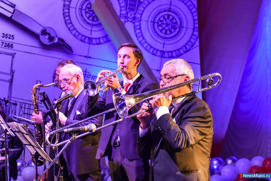 ��������� "����" ������� ���� ���������������. ������ ���������� ����������� �������� ��������� ������� �� ��������� ����