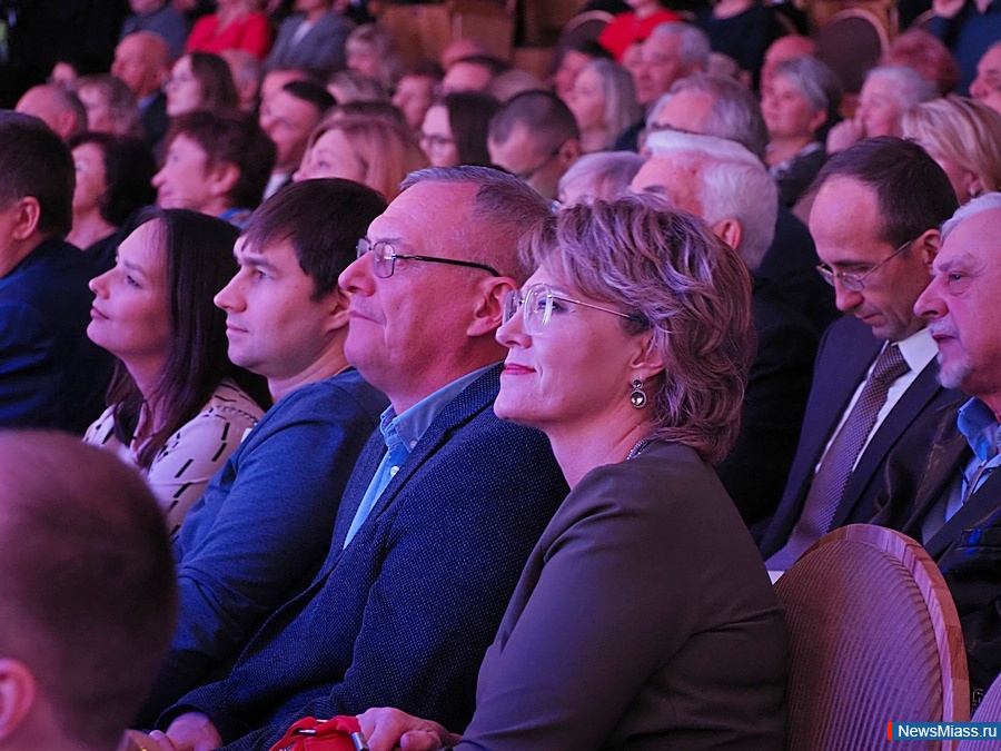 � ������ ���������� ������������� �������� � ����� 250-����� ������. ���������� �����������, ����� ������������, ������� � �������-��������� � ������� - ��� ����� ������� 250-������ ������