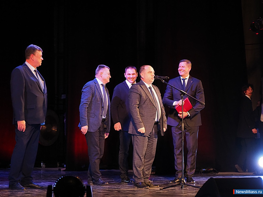 � ������ ���������� ������������� �������� � ����� 250-����� ������. ���������� �����������, ����� ������������, ������� � �������-��������� � ������� - ��� ����� ������� 250-������ ������