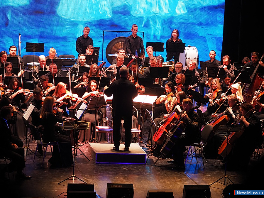 � ������ ���������� ������������� �������� � ����� 250-����� ������. ���������� �����������, ����� ������������, ������� � �������-��������� � ������� - ��� ����� ������� 250-������ ������