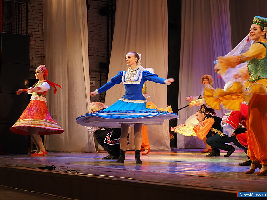 ,    .  ,     8 ,     " "   ""