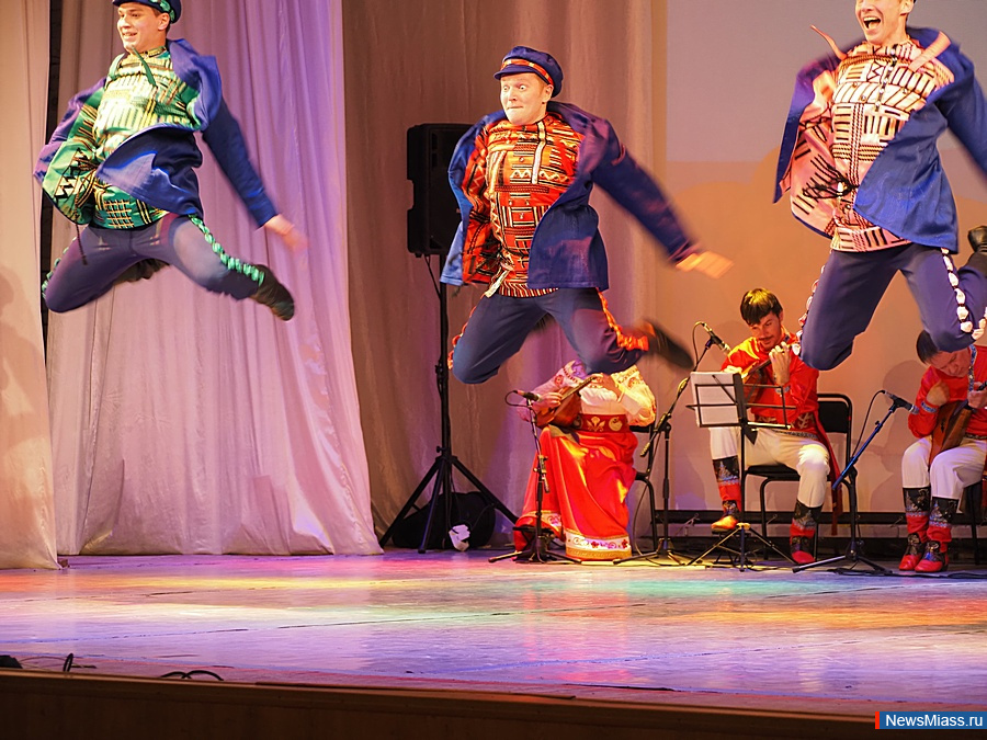 ,    .  ,     8 ,     " "   ""