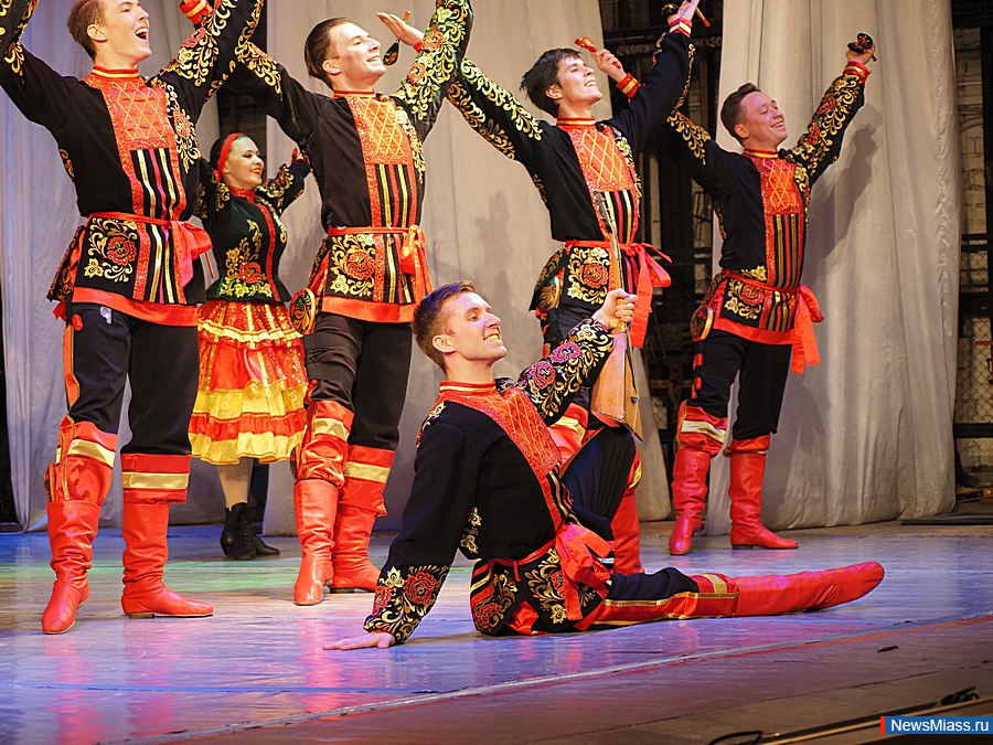 ,    .  ,     8 ,     " "   ""