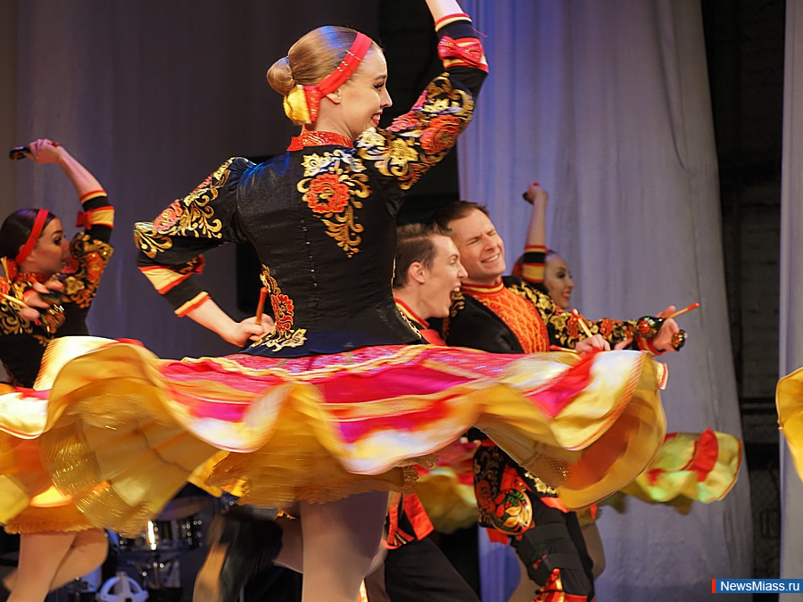 ,    .  ,     8 ,     " "   ""