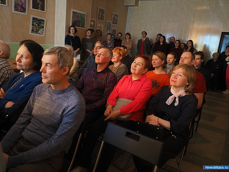 " -       ".     -,   -