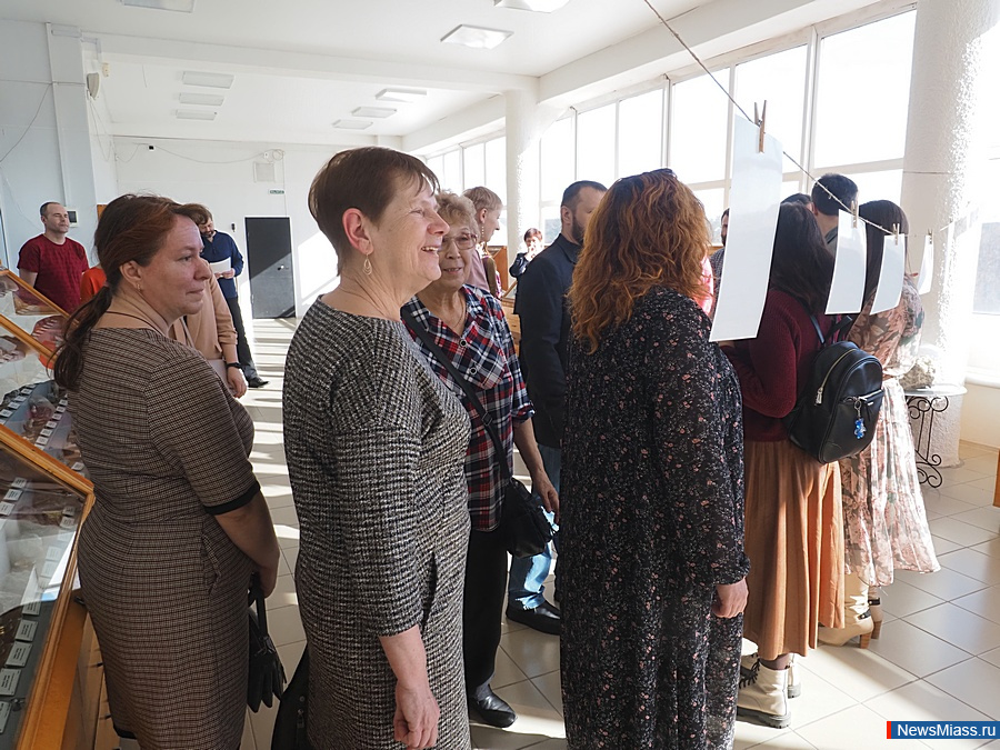 " -       ".     -,   -