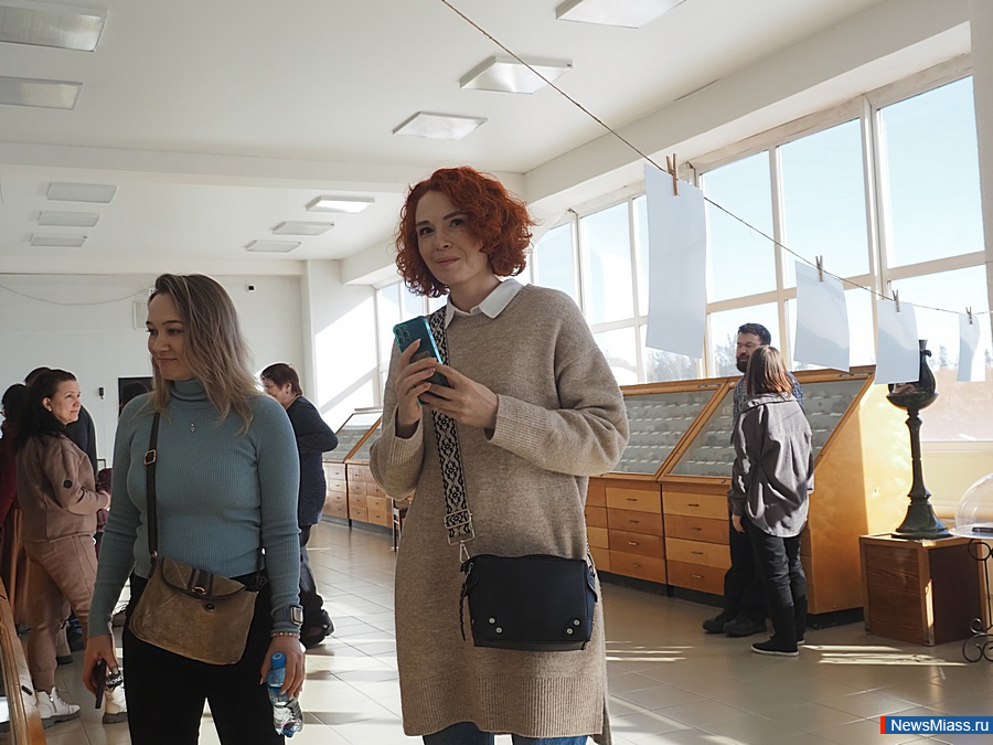 " -       ".     -,   -