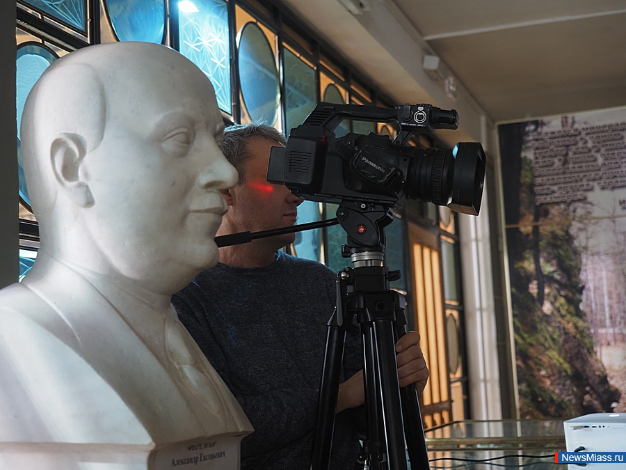 " -       ".     -,   -