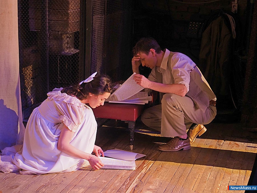 ������� ������ ������� "����� � �������" � �������-������� "������". ����� ��������� �������� �������� ������������ ���������� ����� ������� � �������