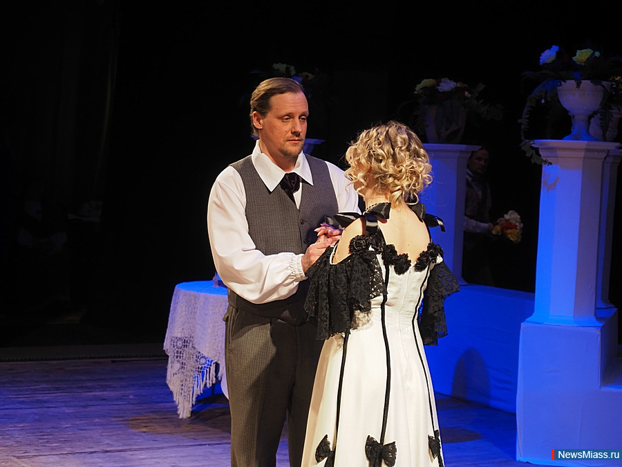 ������� ������ ������� "����� � �������" � �������-������� "������". ����� ��������� �������� �������� ������������ ���������� ����� ������� � �������