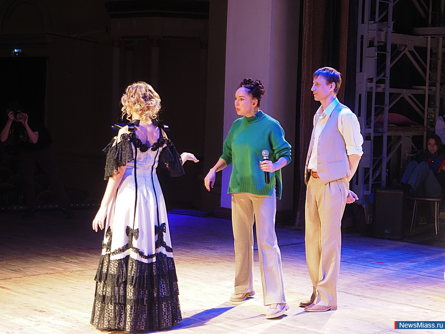 ������� ������ ������� "����� � �������" � �������-������� "������". ����� ��������� �������� �������� ������������ ���������� ����� ������� � �������