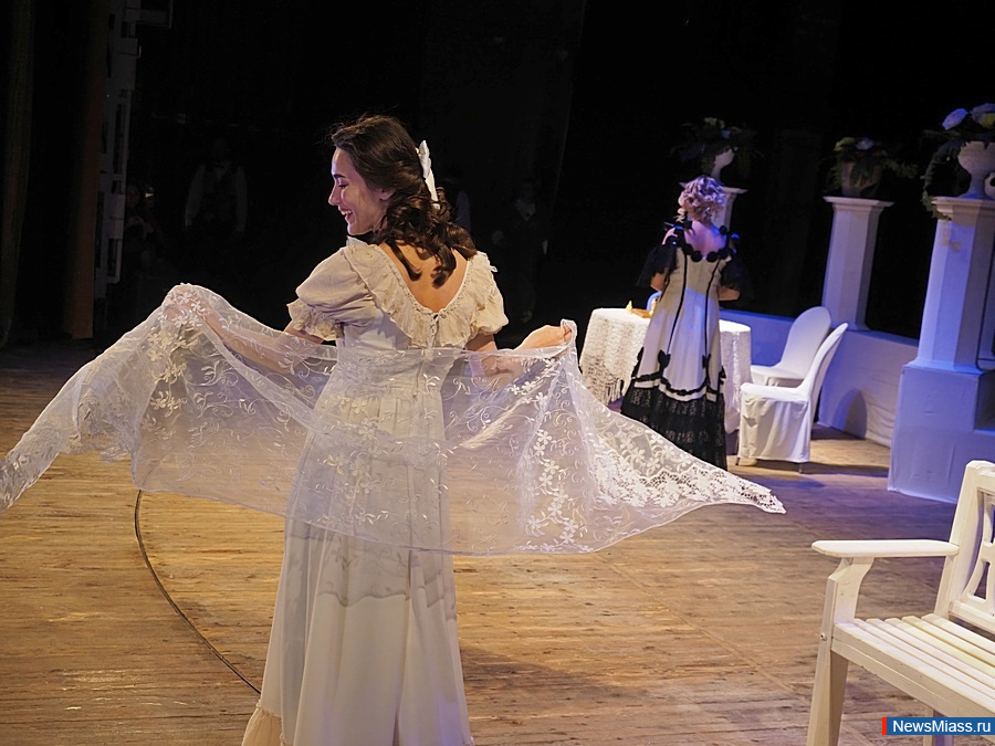 ������� ������ ������� "����� � �������" � �������-������� "������". ����� ��������� �������� �������� ������������ ���������� ����� ������� � �������