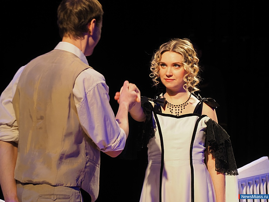 ������� ������ ������� "����� � �������" � �������-������� "������". ����� ��������� �������� �������� ������������ ���������� ����� ������� � �������