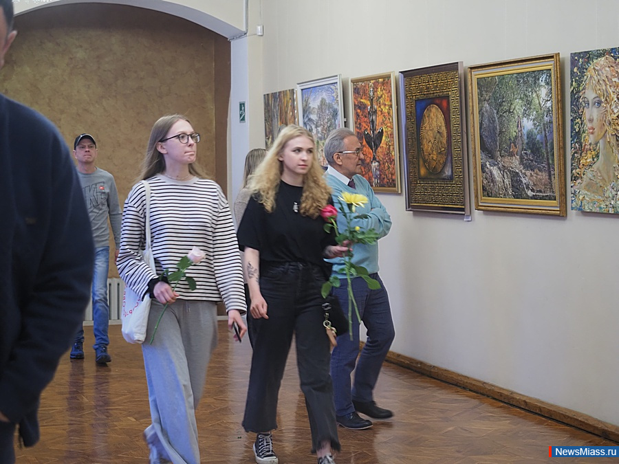 ������� ������ ������� "����� � �������" � �������-������� "������". ����� ��������� �������� �������� ������������ ���������� ����� ������� � �������