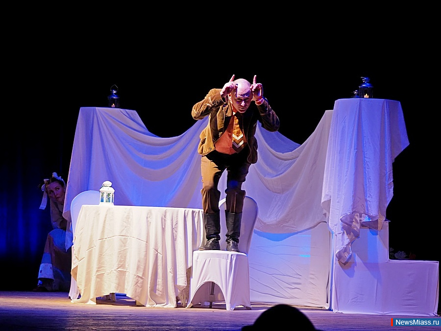 ������� ������ ������� "����� � �������" � �������-������� "������". ����� ��������� �������� �������� ������������ ���������� ����� ������� � �������