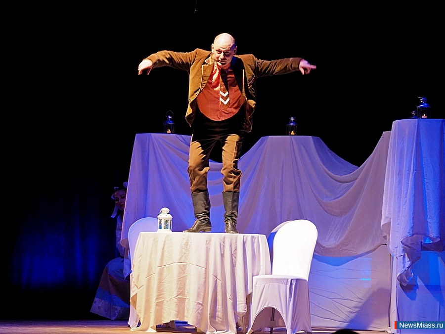 ������� ������ ������� "����� � �������" � �������-������� "������". ����� ��������� �������� �������� ������������ ���������� ����� ������� � �������