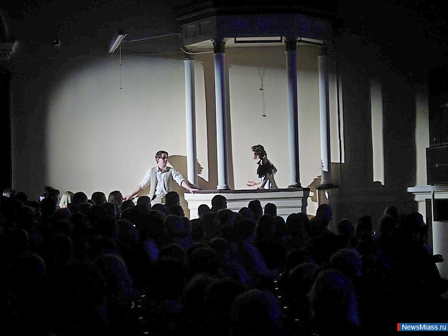 ������� ������ ������� "����� � �������" � �������-������� "������". ����� ��������� �������� �������� ������������ ���������� ����� ������� � �������