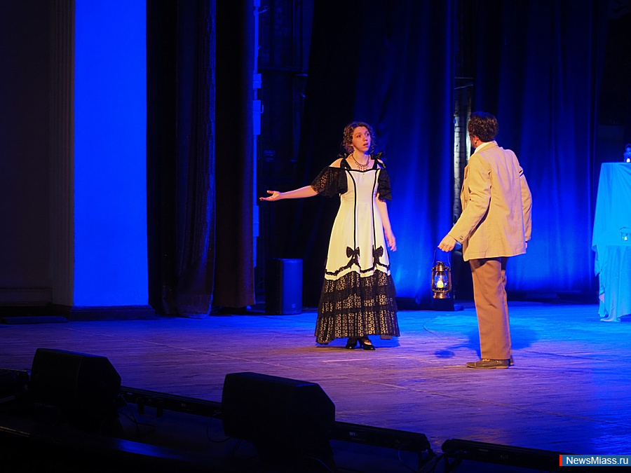 ������� ������ ������� "����� � �������" � �������-������� "������". ����� ��������� �������� �������� ������������ ���������� ����� ������� � �������