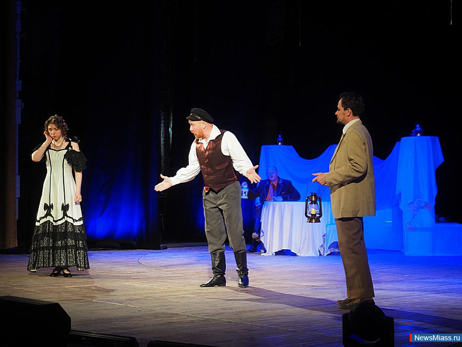 ������� ������ ������� "����� � �������" � �������-������� "������". ����� ��������� �������� �������� ������������ ���������� ����� ������� � �������