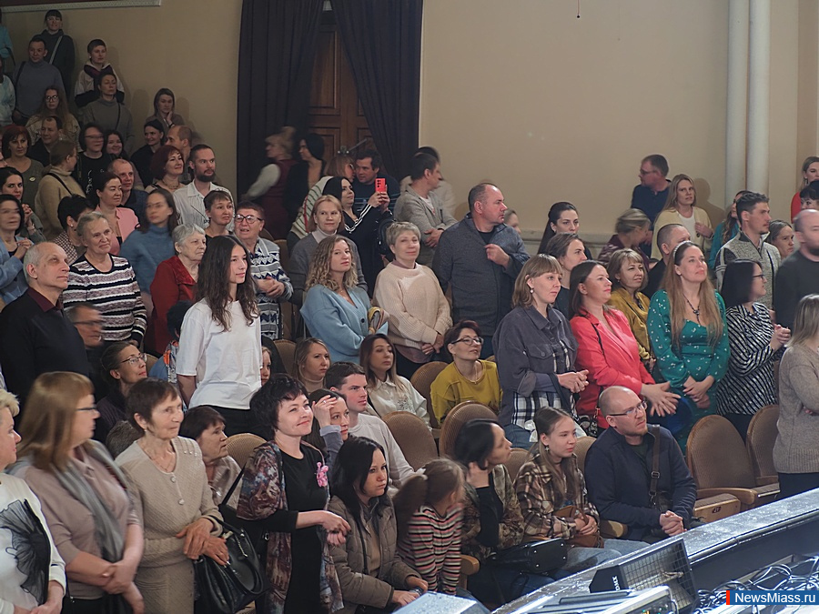 ������� ������ ������� "����� � �������" � �������-������� "������". ����� ��������� �������� �������� ������������ ���������� ����� ������� � �������