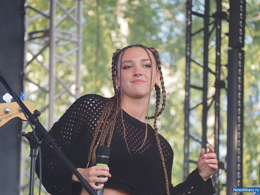 ����� � �������� ������� ���� �������� "������". ��������� "����" ������� ������� ������ ������� ������� � ����� 80-����� �� ��� ������� ������� ����������