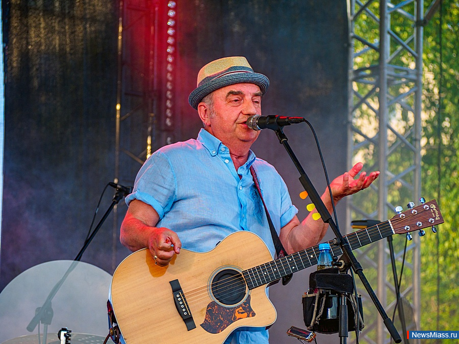 ����� � �������� ������� ���� �������� "������". ��������� "����" ������� ������� ������ ������� ������� � ����� 80-����� �� ��� ������� ������� ����������