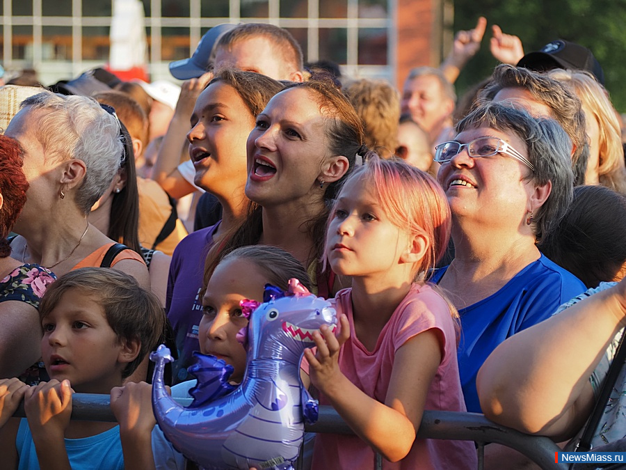 ����� � �������� ������� ���� �������� "������". ��������� "����" ������� ������� ������ ������� ������� � ����� 80-����� �� ��� ������� ������� ����������