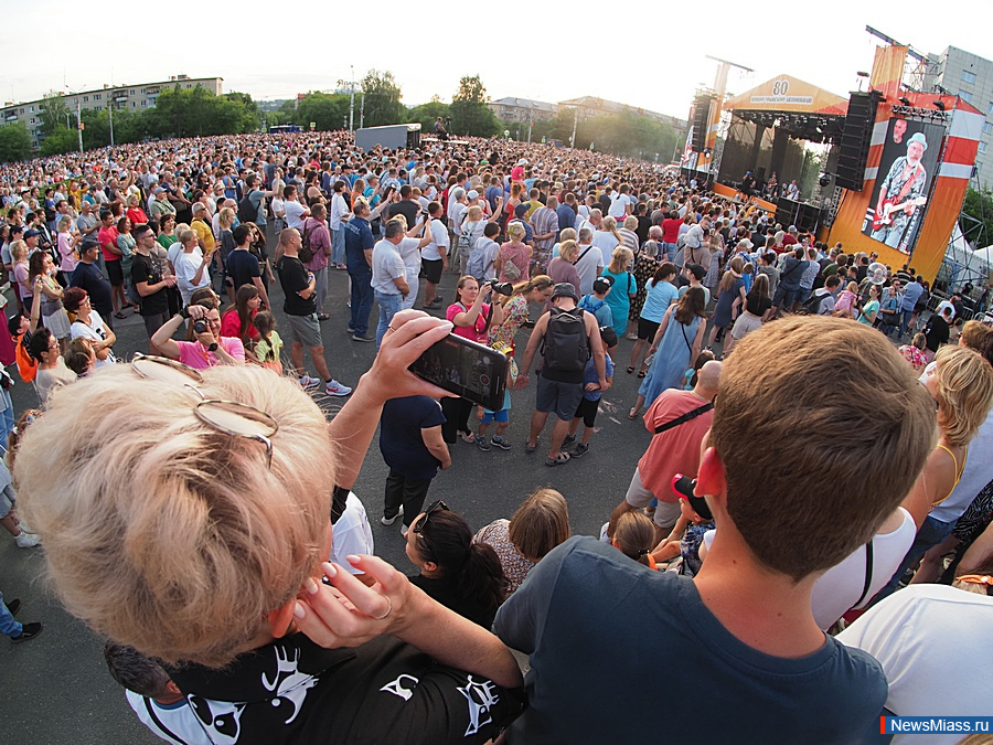 ����� � �������� ������� ���� �������� "������". ��������� "����" ������� ������� ������ ������� ������� � ����� 80-����� �� ��� ������� ������� ����������