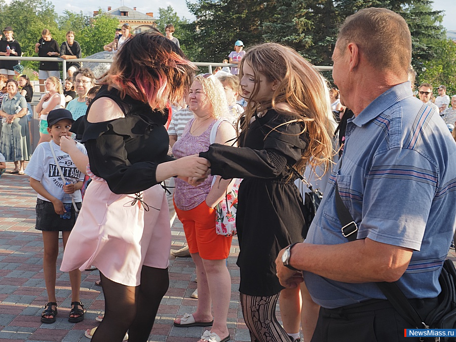 ���������, ����������!. ����� ������ �������� ������ ��������� ���������, ��������������� �� "��� �������" � ����� 65-����� ������� ����������������