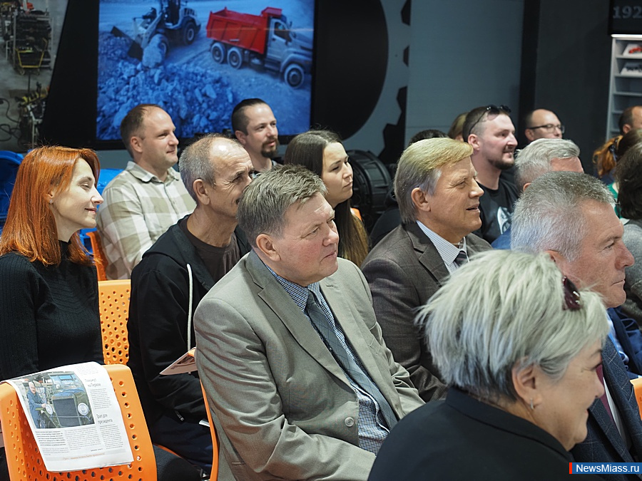 ������������� ������ ������ �������� � ������ � ������. ��������� "����" ����������� ������������ ��� ���������������, �� ������� ��������� ���������� ������� �� ������ �������� ������