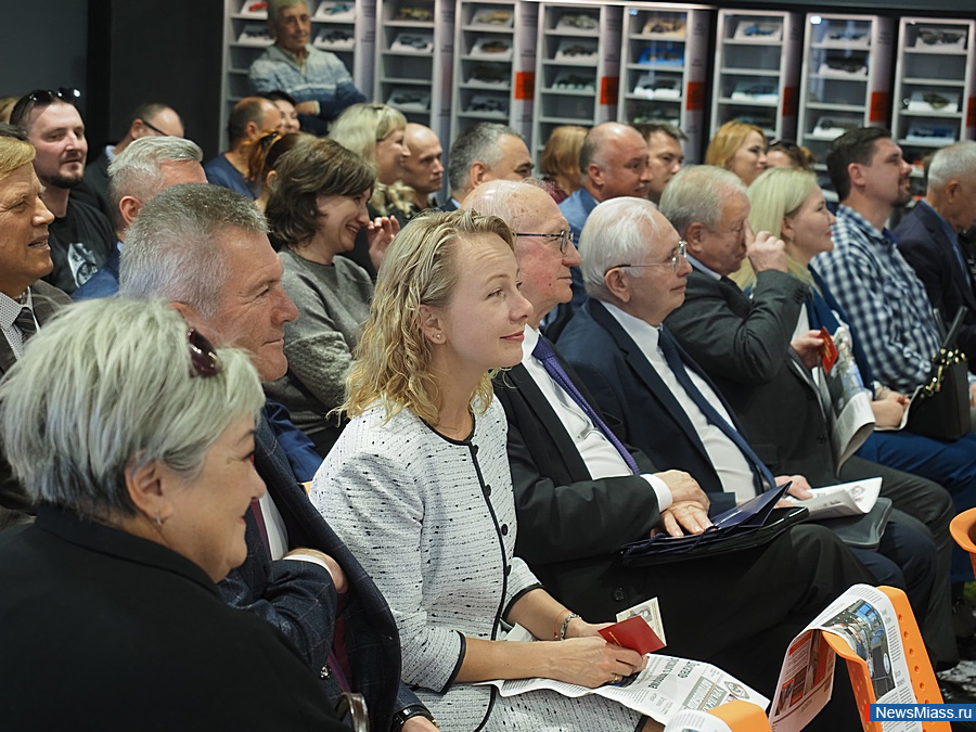 ������������� ������ ������ �������� � ������ � ������. ��������� "����" ����������� ������������ ��� ���������������, �� ������� ��������� ���������� ������� �� ������ �������� ������