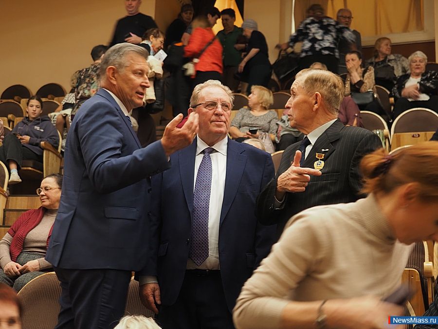 ������������� ������ ������ �������� � ������ � ������. ��������� "����" ����������� ������������ ��� ���������������, �� ������� ��������� ���������� ������� �� ������ �������� ������