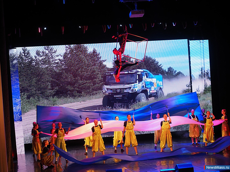 ������������� ������ ������ �������� � ������ � ������. ��������� "����" ����������� ������������ ��� ���������������, �� ������� ��������� ���������� ������� �� ������ �������� ������