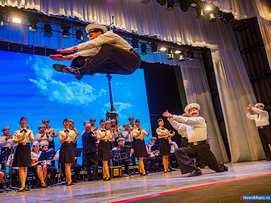   .      XXX - ,  100-  .. 