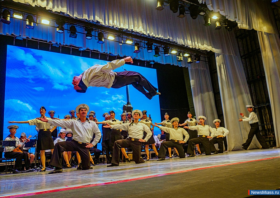   .      XXX - ,  100-  .. 